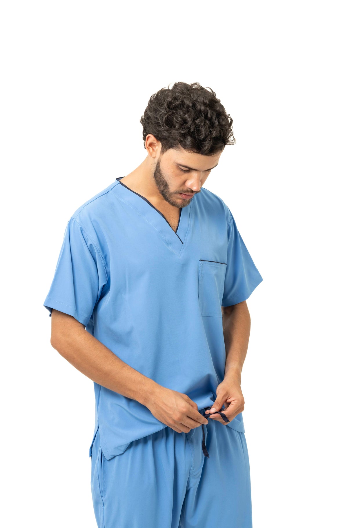 Conjunto Antifluido para Hombre – Camisa Cuello V y Pantalón Encauchado