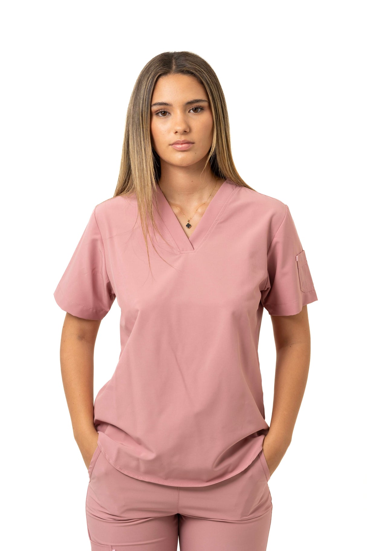 Conjunto Antifluido para Mujer – Blusa Escote en Cajón y Pantalón Jogger con Bolsillos