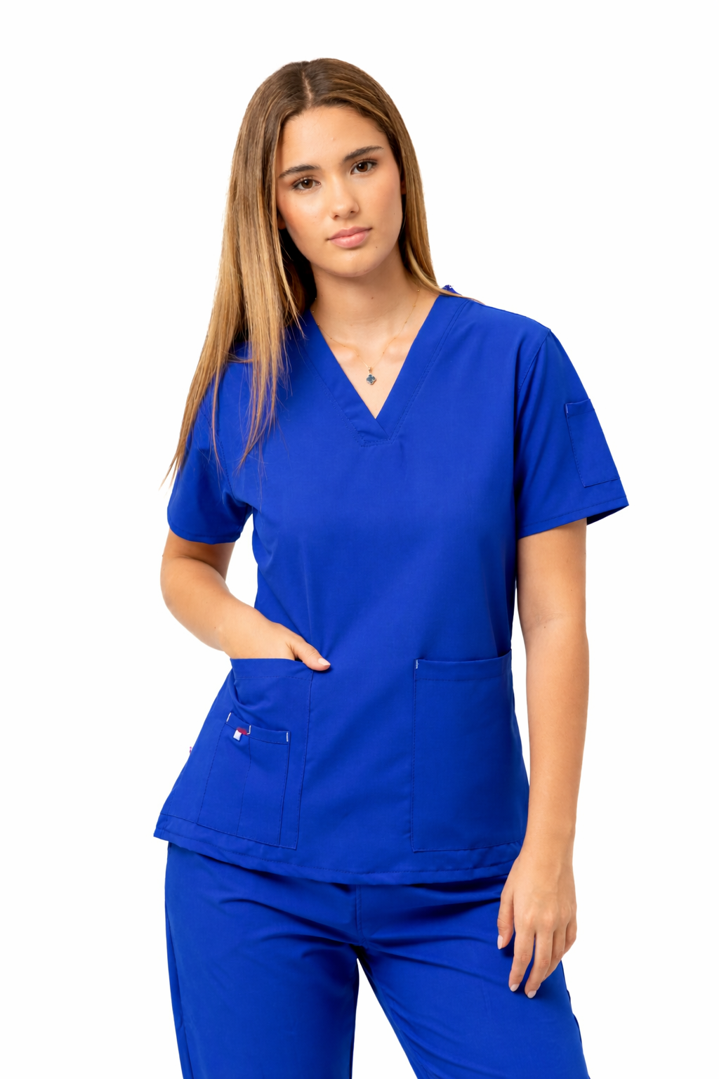 Conjunto Antifluido para Mujer – Cuello en Cajón, Bolsillos y Porta Lapiceros
